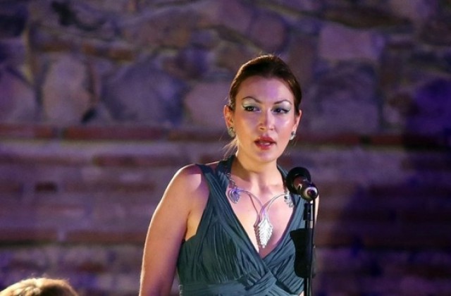 Михаела Берова дебютира в ролята на Кармен