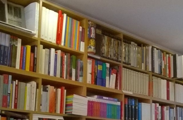 В храма Св. Николай отвори врати библиотека