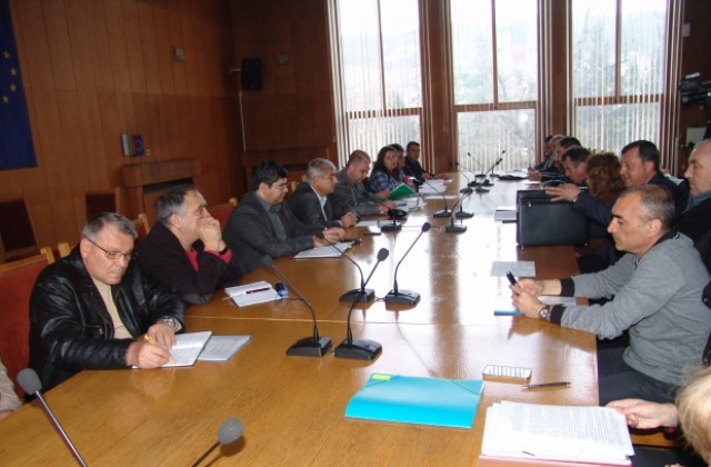 Областта е готова да посрещне снега, институциите призовават за разумно шофиране