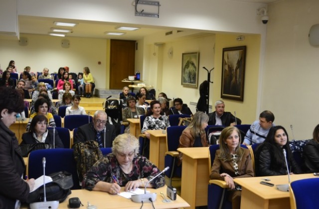 Царевец ще бъде осветен във виолетово в подкрепа на недоносените деца