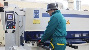 Затворници произвеждат слънчеви колектори СНИМКИ