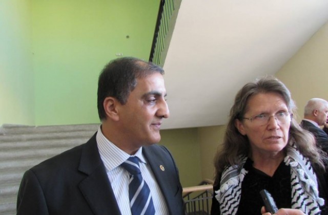 Палестинският посланик осъди остро терористичните атаки във Франция