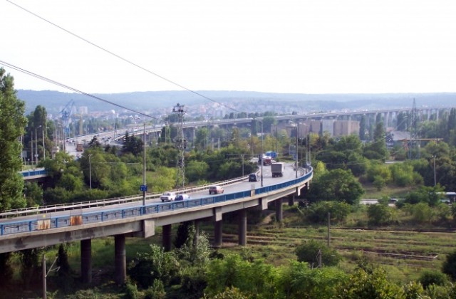 Голямо задръстване на Аспарухов мост заради ремонт