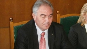 Секретарка на бившия кмет получавала солидна заплата като ръководител на