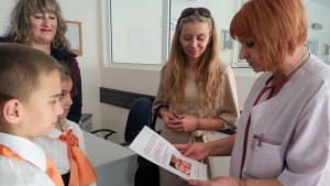 Ученици с дарение за недоносените бебета