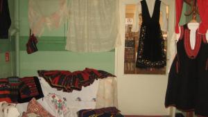 Тайни от раклата на баба показват в Мездра