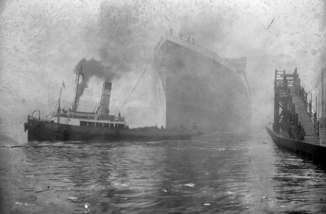 21 ноември: След инцидент в Егейско море потъва корабът-близнак на „Титаник”