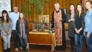 Монтански математици дариха икони за българската експедиция в Антарктида