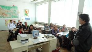 Ученици от 9 и 10 клас получават подготовка свързана с