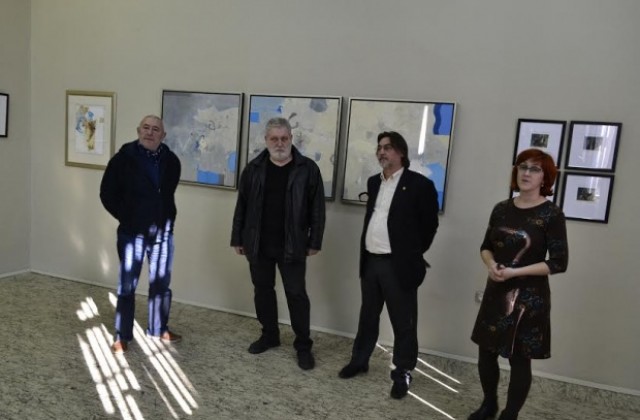 Художници от цяла България представят графиките си във Велико Търново