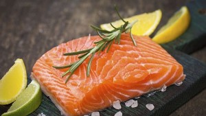 В САЩ разрешиха консумацията на ГМО сьомга