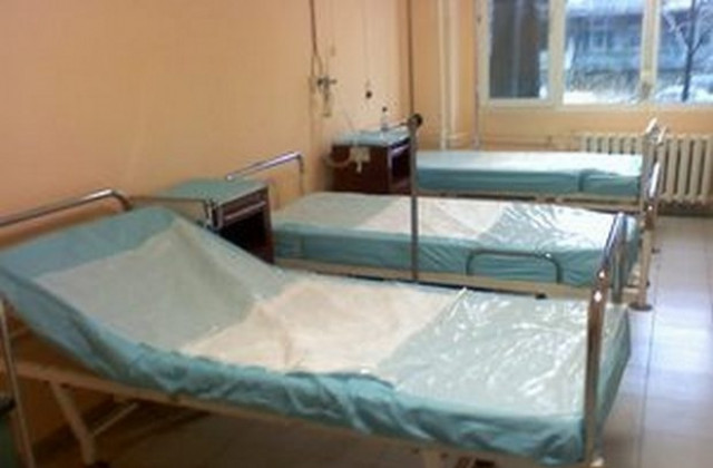 Заместник-министър д-р Адам Персенски:С близо 3500 са в повече леглата за активно лечение в страната