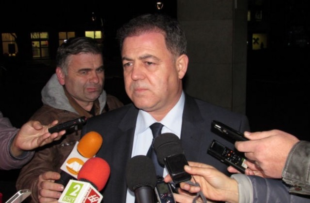 Министърът на отбраната: С българските медици в Мали всичко е наред