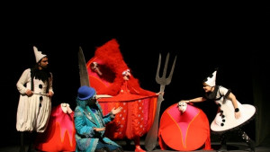 Джуджето Дългоноско в Кукления театър