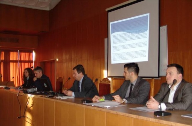 Във В. Търново разясняваха как да излезем на свободния пазар за ток