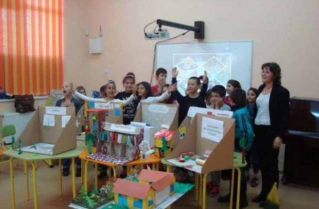 В Лясковец малки предприемачи се учиха как се строи град