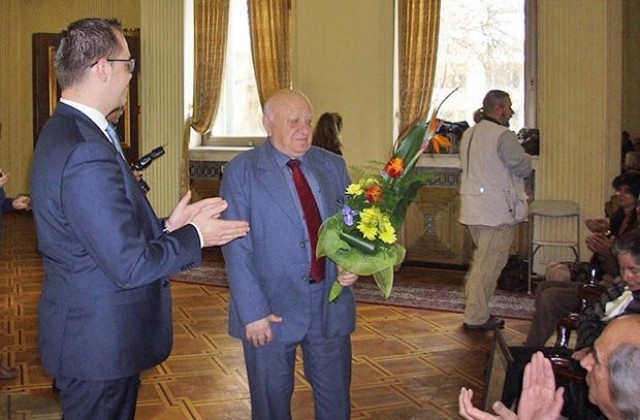 Георги Мишев получи Националната литературна награда Йордан Йовков