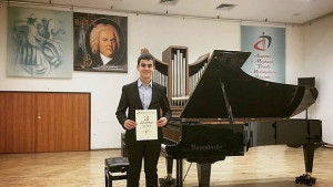 Сезер Емиров с признание в конкурса Бах и неговите съвременници