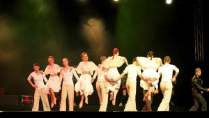 Нешка Робева посвети спектакъла си във В Търново на 30