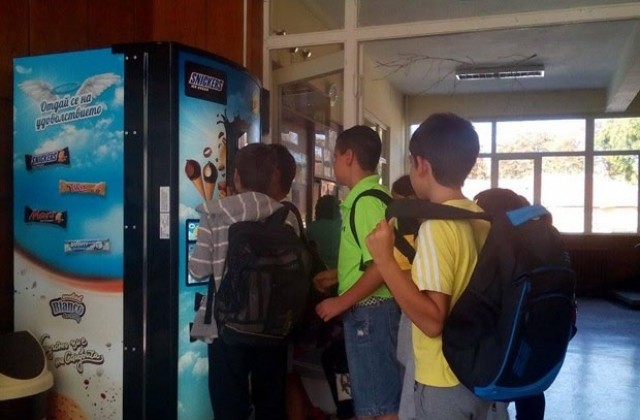 Спряна е продажбата на сладолед в училищата на Добрич