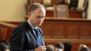 Кадиев няма да оттегли предложението за подълъг платен отпуск