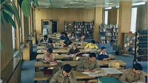 Служителите на библиотеката музея и галерията в Смолян също излизат