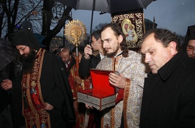 Дариха на СУ частица от мощите на св. Климент Охридски