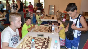 Над 120 деца се включват в шахматния турнир Тракийско конче