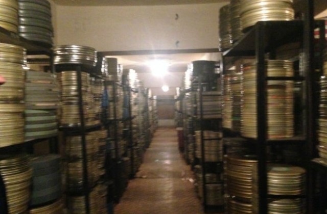 Хранилището на националната филмотека тъне в разруха