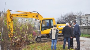 Започнаха да чистят Лома като спре да вали продължават