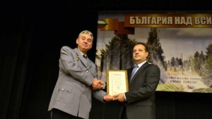 НВУ тържествено отбеляза своя празник кметът връчи грамота на университета