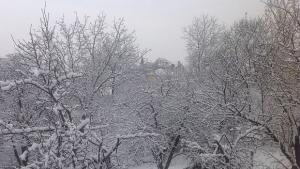 Времето на 27 ноември Валежи от дъжд и сняг