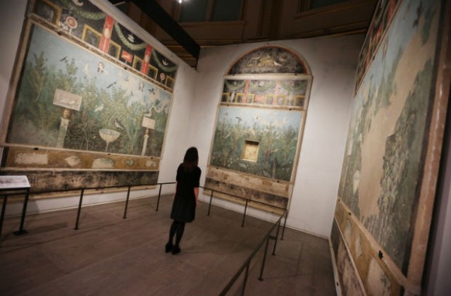В Италия изложиха безценни фрески, спасени след кражба