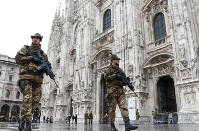 Италия спря близо 800 турски пушки, пътуващи за Белгия
