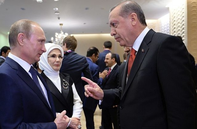 Какви игри играят Турция и Русия
