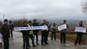 Граждани затвориха републикански път 304 3 край Трънчовица заради лошото