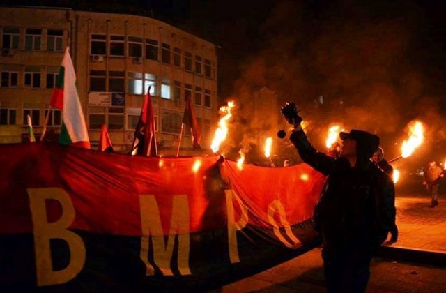 ВМРО във Враца организира факелно шествие против ислямския тероризъм