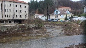 Започна почистването на реките в Габрово