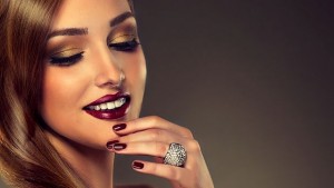 Умна машина принтира селфита върху нокти