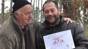 Свещеникът на Харманли майстор на червено вино
