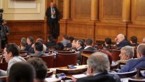 Скандали и възмущение при обсъждане на Бюджет 2016