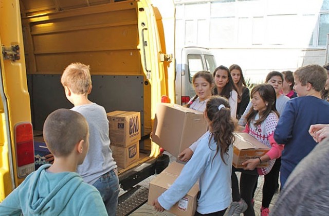 Ученици дариха 4790 кг хранителни продукти