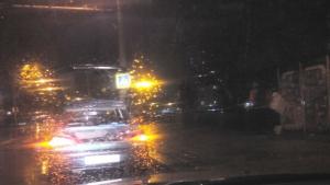 Младежи буйстват през нощта по улиците на Габрово рушат общинска