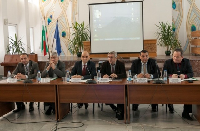 Успехът на два-три ключови проекта ще бъде началото на спасяването на изоставащите региони