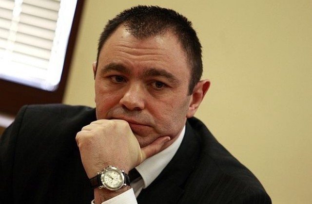 Светлозар Лазаров: Трима души в момента клатят държавата