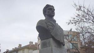 Васил Гендов и съпругата му останали без жилище за 10