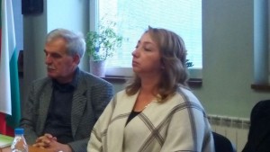 Камиони на Благоустрояване премахват а не изхвърлят смет в района