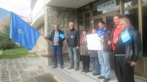 Вече месец стачкуват работещите в ученическото общежитие в Смолян