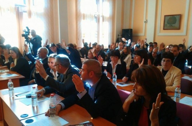 Докладната за възнаграждения от 1 ст. не бе приета