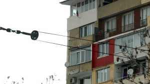 Каква е причината фасадите в София да греят в найразлични